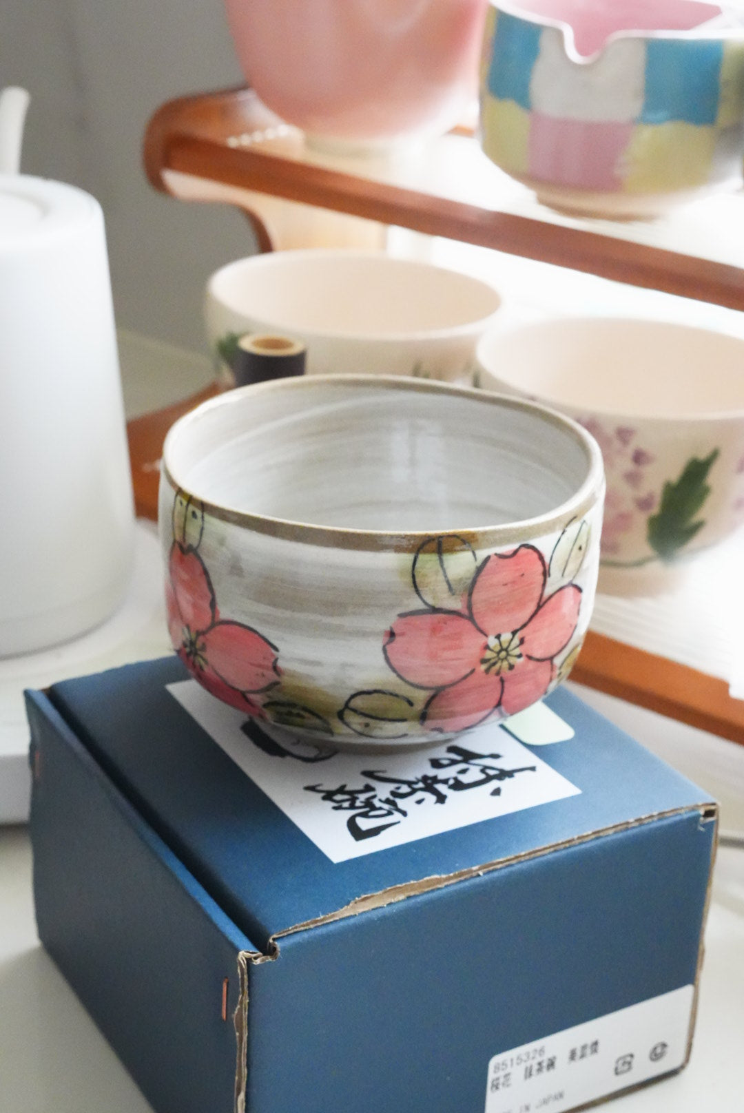 Minoware (美濃焼) Pink Sakura Chawan